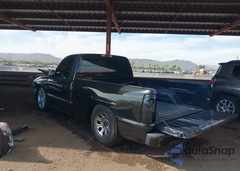 2005 Chevrolet Silverado 1500 Ls z USA, uszkodzony, nr VIN 1GCEC14V95Z331445